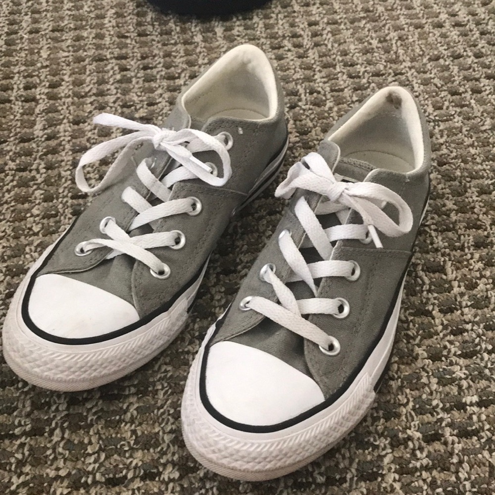 GREEN CONVERSE LOW TOPS